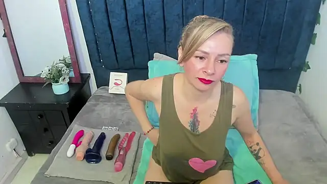 alaha evans online show from 12/21/25, 04:03