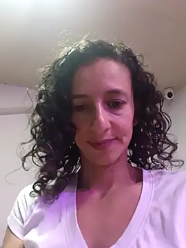 Snapshot of AriannaRussell_ chatting on 06/27/26, 01:17 AriannaRussell online show from 06/27/26, 01:17