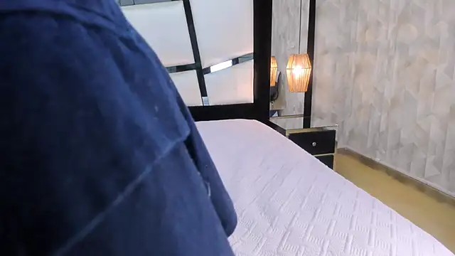 AriannaRussell  online show from 09/16/25, 01:56