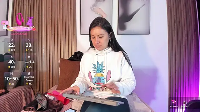 Ella Rousse online show from 11/15/25, 02:32