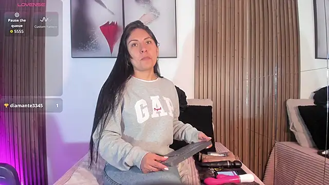 Ella Rousse online show from 10/08/25, 12:17