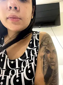 Snapshot of Leyna_Kenet chatting on 11/27/25, 03:12 Leyna Kenet online show from 11/27/25, 03:12