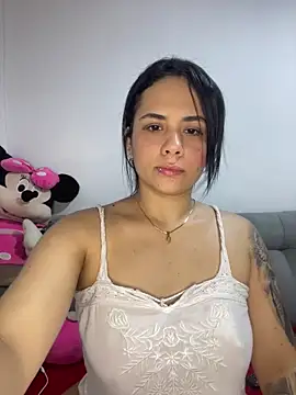 Snapshot of Leyna_Kenet chatting on 12/24/24, 07:06 Leyna Kenet online show from 12/24/24, 07:06