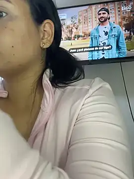 Snapshot of Leyna_Kenet chatting on 02/26/26, 02:44 Leyna Kenet online show from 02/26/26, 02:44