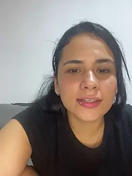 Snapshot of Leyna_Kenet chatting on 12/07/24, 04:37 Leyna Kenet online show from 12/07/24, 04:37