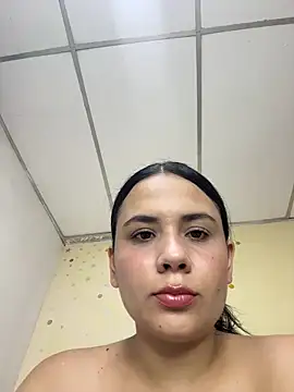 Leyna Kenet online show from 06/10/26, 03:19