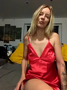 Snapshot of Ana-ya16 chatting on 10/09/25, 04:02 Ana-ya16 online show from 10/09/25, 04:02