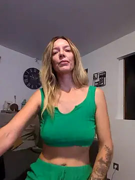 Snapshot of Ana-ya16 chatting on 09/29/25, 03:57 Ana-ya16 online show from 09/29/25, 03:57