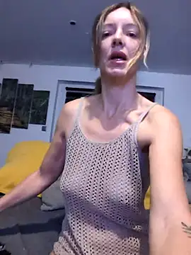 Snapshot of Ana-ya16 chatting on 09/27/25, 05:02 Ana-ya16 online show from 09/27/25, 05:02