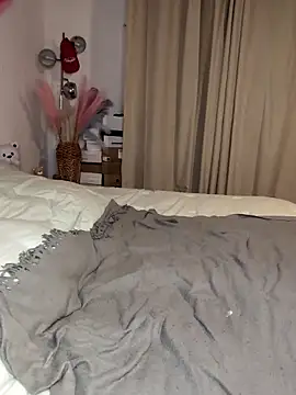 Snapshot of Ana-ya16 chatting on 11/13/25, 05:17 Ana-ya16 online show from 11/13/25, 05:17