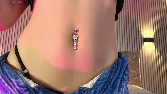 tiffany johnson11 online show from 11/05/25, 07:17