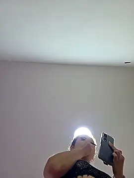 Snapshot of NeredaXxx chatting on 04/14/26, 07:46 NeredaXxx online show from 04/14/26, 07:46