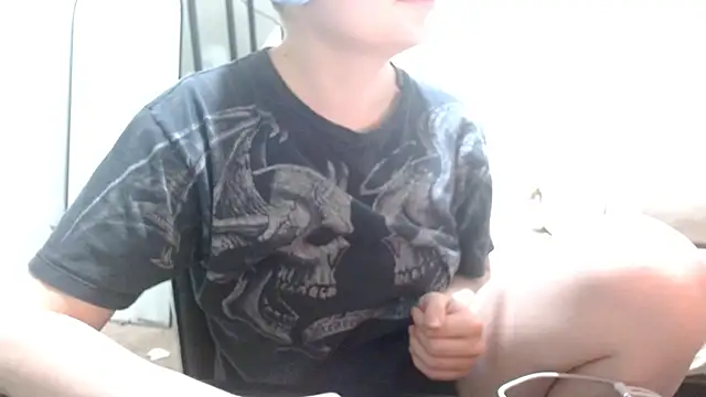 Snapshot of livcutebaby chatting on 01/02/25, 03:05 livcutebaby online show from 01/02/25, 03:05