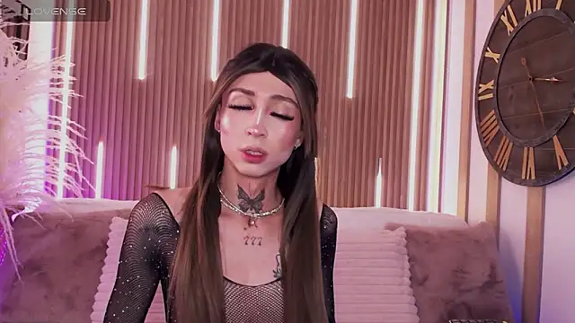 Aniie Doll online show from 12/16/25, 08:24