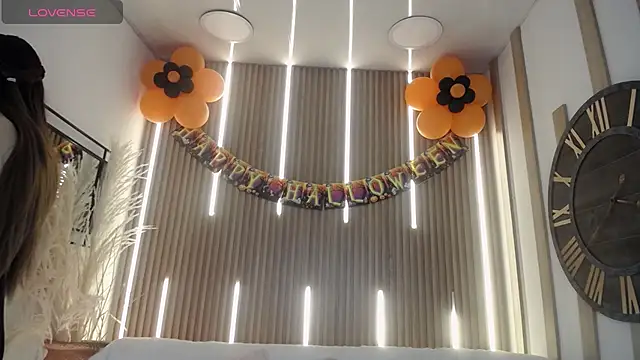 Aniie Doll online show from 10/15/25, 08:39