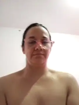 nicolle milf1978 online show from 04/24/26, 11:01