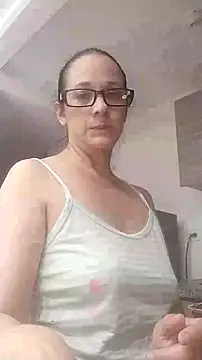 Snapshot of nicolle_milf1978 chatting on 10/03/25, 12:25 nicolle milf1978 online show from 10/03/25, 12:25