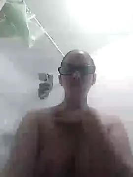 Snapshot of nicolle_milf1978 chatting on 10/06/25, 12:56 nicolle milf1978 online show from 10/06/25, 12:56
