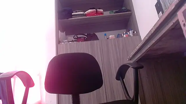 nicolle milf1978 online show from 02/05/26, 11:50