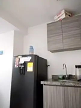 nicolle milf1978 online show from 04/10/26, 12:01