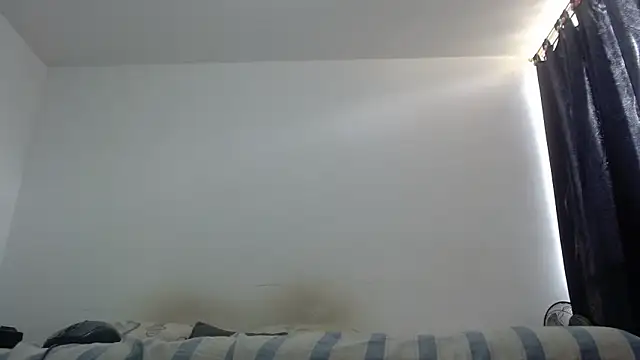 nicolle milf1978 online show from 11/20/25, 04:07