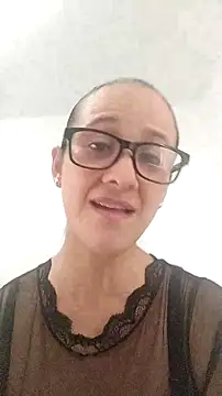 Snapshot of nicolle_milf1978 chatting on 09/23/25, 07:32 nicolle milf1978 online show from 09/23/25, 07:32