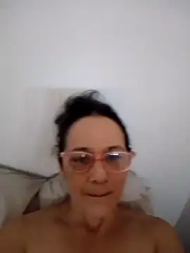 nicolle milf1978 online show from 05/12/26, 12:55