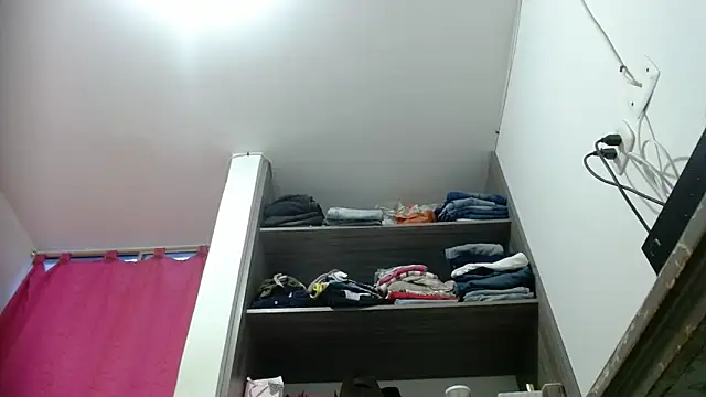 nicolle milf1978 online show from 05/14/26, 11:02