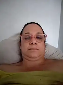 Snapshot of nicolle_milf1978 chatting on 06/25/26, 12:10 nicolle milf1978 online show from 06/25/26, 12:10