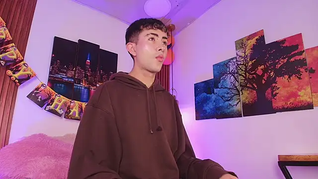 Noah Xitruxx online show from 11/04/25, 03:21