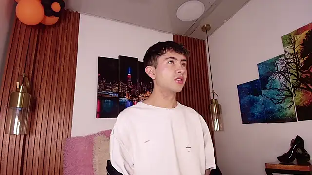 Noah Xitruxx online show from 11/10/25, 02:49