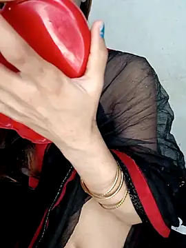 xpihu online show from 11/10/25, 05:40