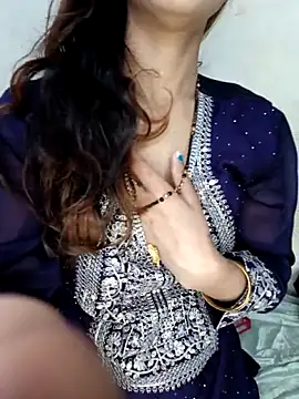 xpihu online show from 11/05/25, 12:03