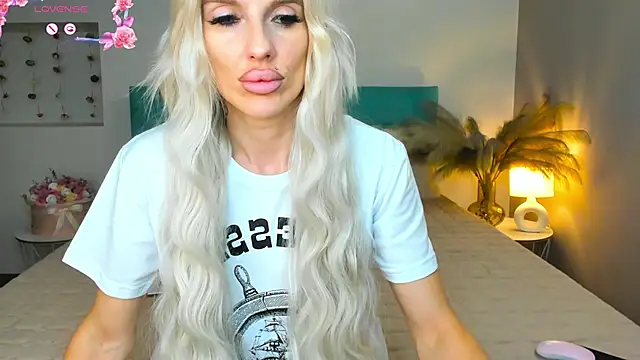 Lana kitty   online show from 09/10/25, 09:14