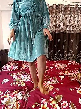 Snapshot of Cute-Bhavya chatting on 10/07/25, 06:47 Cute-Bhavya online show from 10/07/25, 06:47