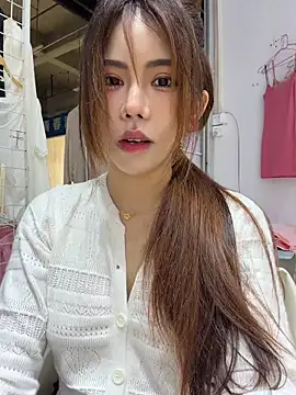 Selenaaaaa- online show from 04/10/26, 05:58