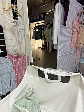 Selenaaaaa- online show from 04/04/26, 05:14