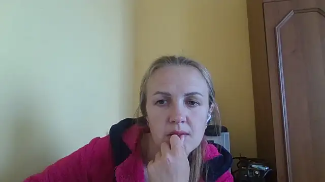 Milaniya261 online show from 06/19/26, 12:55