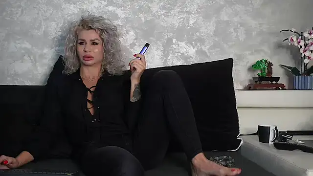 SquirtyFit Devil online show from 11/20/25, 09:32