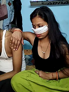 Snapshot of riyagupta5 chatting on 11/12/25, 05:17 riyagupta5 online show from 11/12/25, 05:17