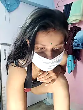 Snapshot of riyagupta5 chatting on 09/17/25, 05:04 riyagupta5 online show from 09/17/25, 05:04