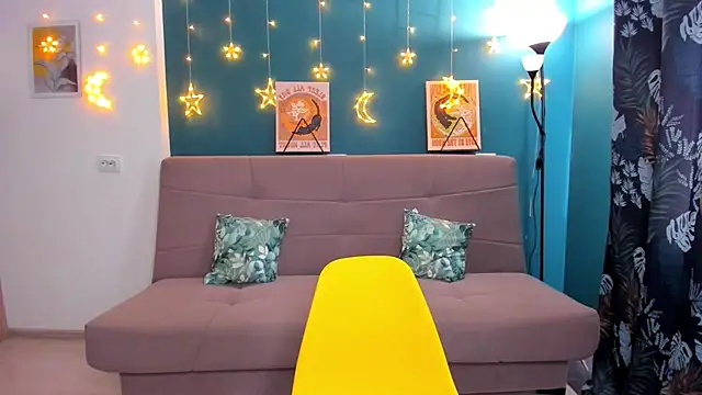 Snapshot of Xloe_Queen chatting on 03/05/25, 09:16 Xloe Queen online show from 03/05/25, 09:16