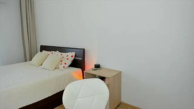 Xloe Queen online show from 03/24/26, 09:09