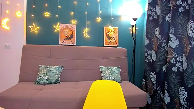 Snapshot of Xloe_Queen chatting on 03/02/25, 02:04 Xloe Queen online show from 03/02/25, 02:04