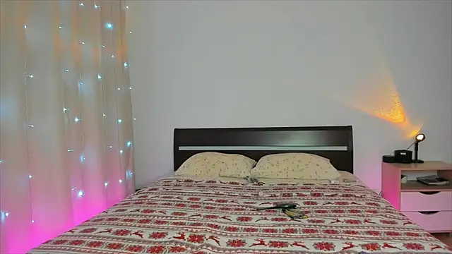 Xloe Queen online show from 12/19/25, 01:02