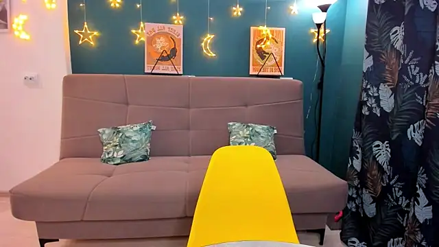 Snapshot of Xloe_Queen chatting on 03/20/25, 02:32 Xloe Queen online show from 03/20/25, 02:32