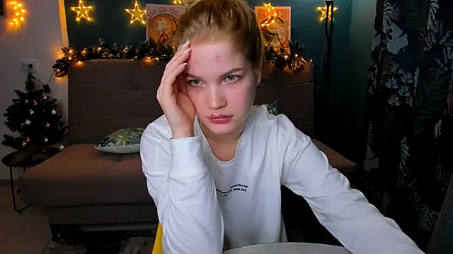 Snapshot of Xloe_Queen chatting on 12/26/24, 06:33 Xloe Queen online show from 12/26/24, 06:33