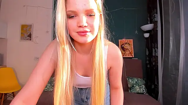 Snapshot of Xloe_Queen chatting on 03/16/25, 01:27 Xloe Queen online show from 03/16/25, 01:27