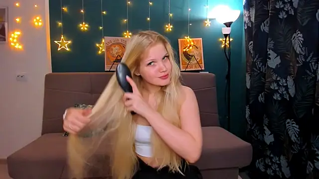 Snapshot of Xloe_Queen chatting on 01/28/25, 02:10 Xloe Queen online show from 01/28/25, 02:10