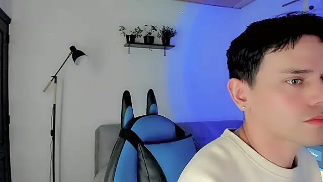 Snapshot of joe_jhon chatting on 01/29/25, 04:15 joe jhon online show from 01/29/25, 04:15